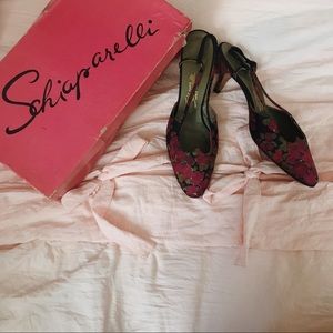 Schiaparelli floral print kitten heels ♡